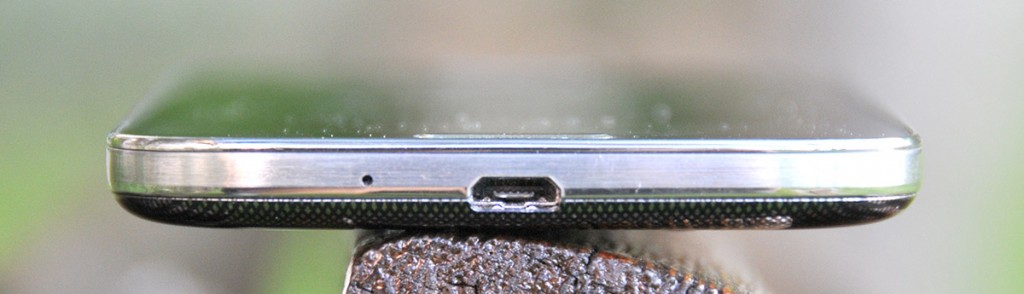 Samsung Galaxy S4 - parte inferior