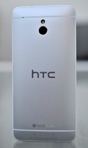 HTC One Mini - atras