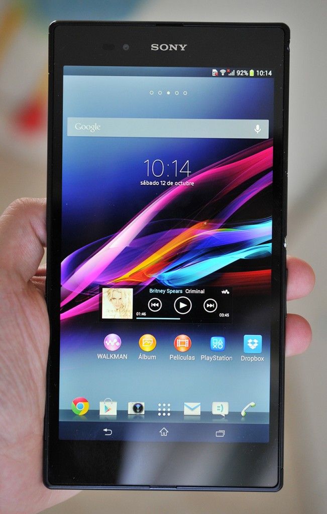 Sony Xperia Z Ultra en mano