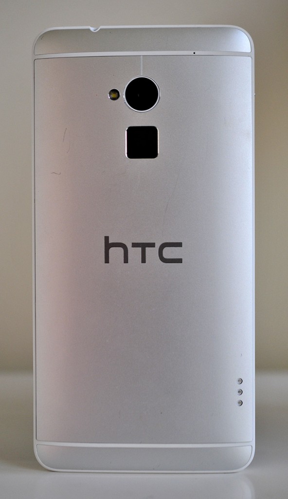 HTC One Max - atras