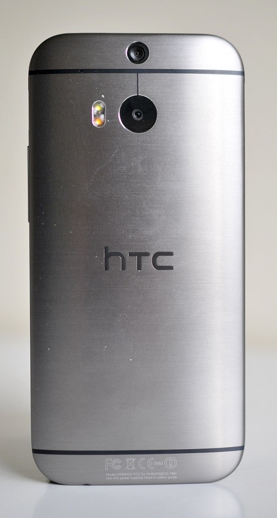 HTC One M8 - Atras