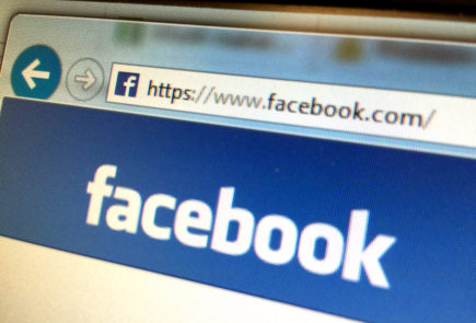 Facebook encuentra una nueva forma de anular el filtro de Adblock Plus a las pocas horas de que Adblock anunciase su logro Facebook