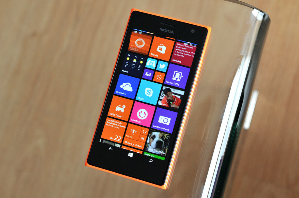 Nokia Lumia 735 - 11