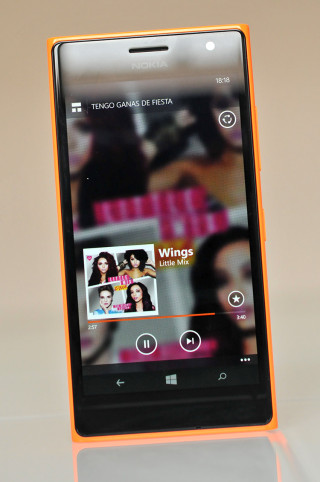Nokia Lumia 735 - 12