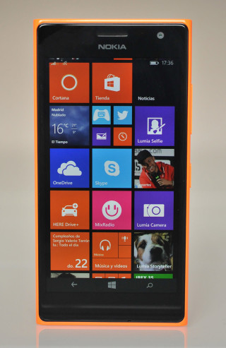 Nokia Lumia 735 - Frontal