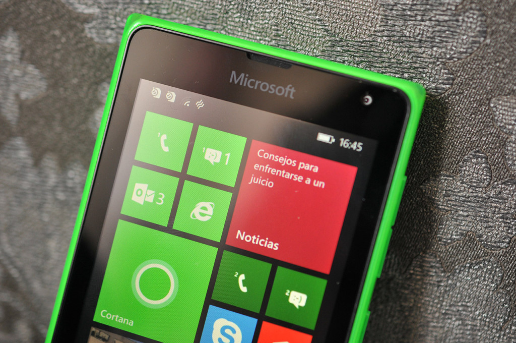 Microsoft Lumia 532 - 13