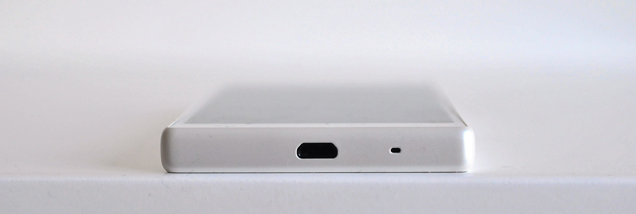 Sony Xperia Z5 Compact - abajo