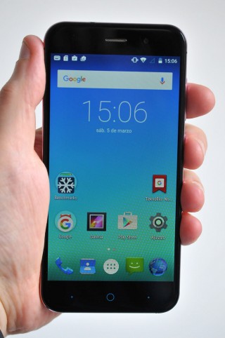 ZTE Blade V6 - 2