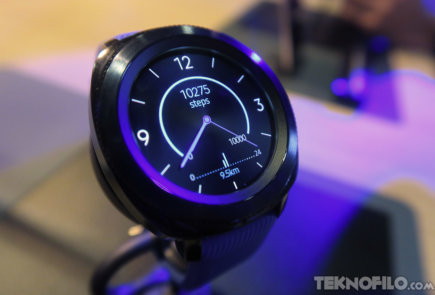 garmin vivoactive hr vs garmin forerunner 235