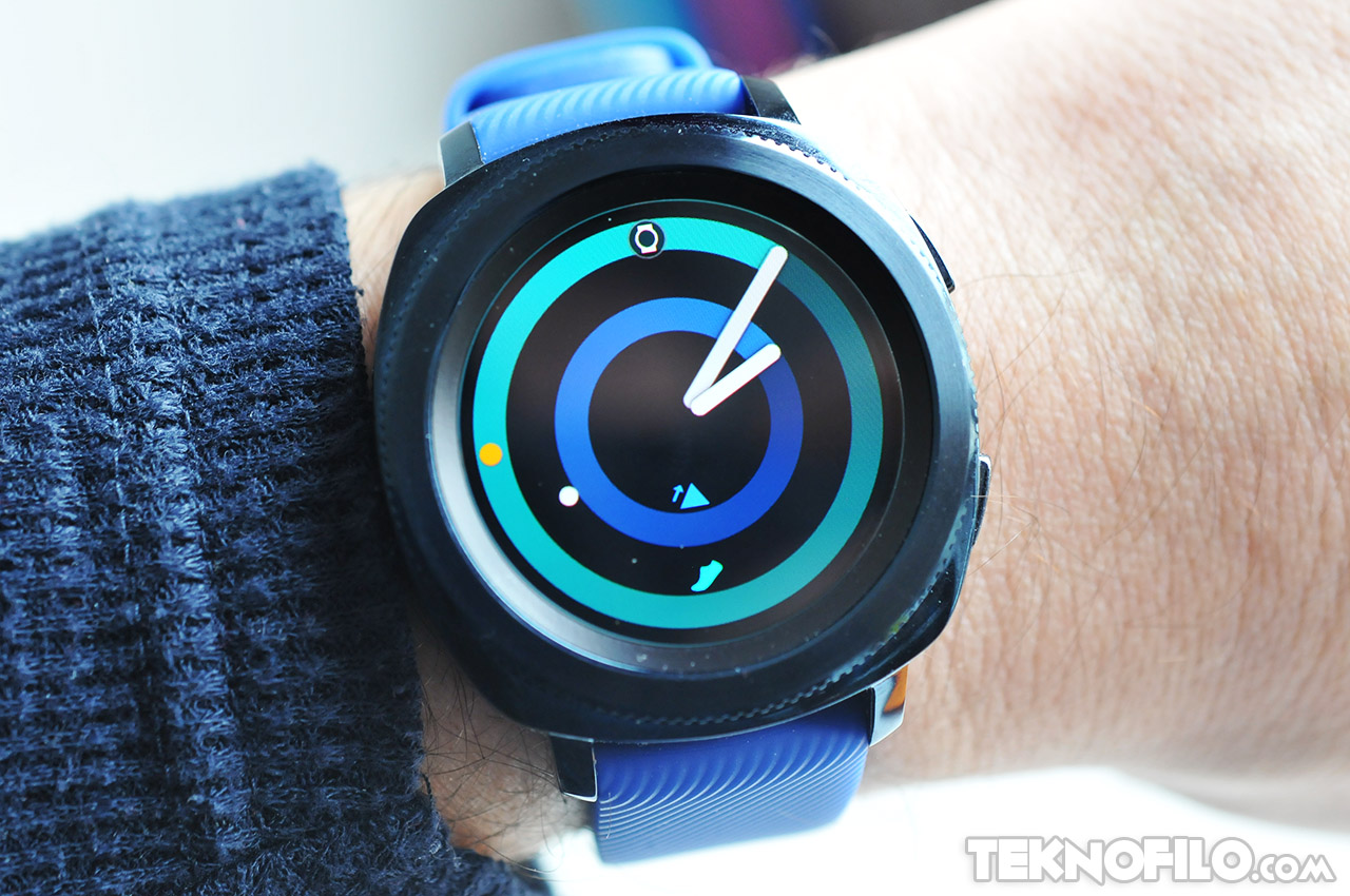 Review  Gear Sport: el reloj que convierte al deporte en un videojuego -  La Tercera