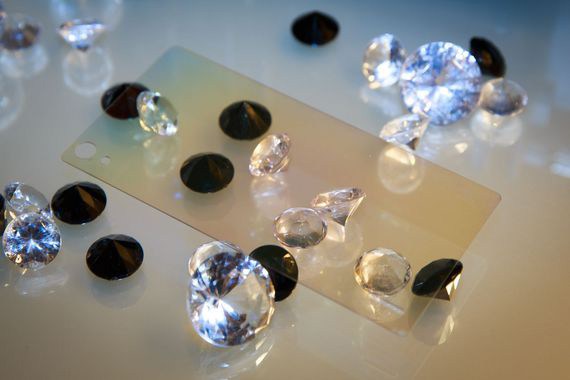 El primer smartphone con pantalla de diamante podría llegar en 2019 Mirage Diamond Glass