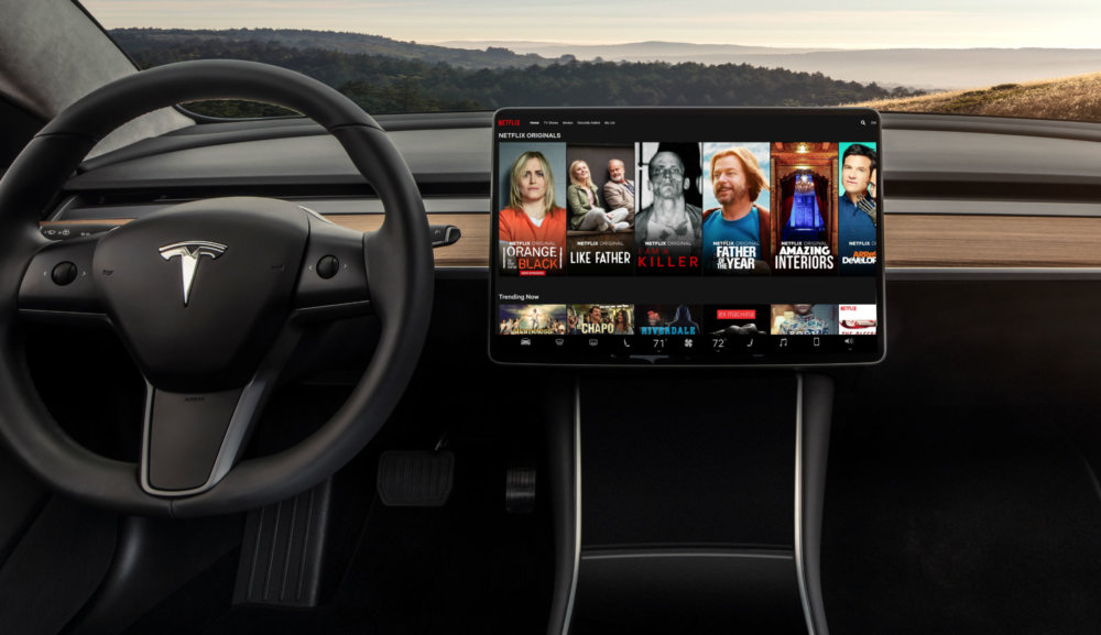 Tesla mostrará Netflix y YouTube en las pantallas de sus coches