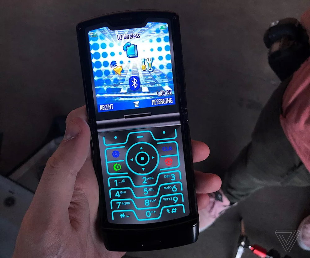 El nuevo Moto razr plegable incluye un peculiar modo «retro» oculto