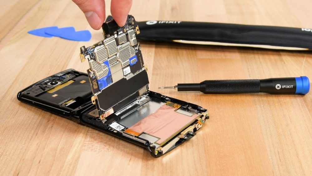 Moto Razr: Cuídalo bien porque es prácticamente irreparable según iFixIt
