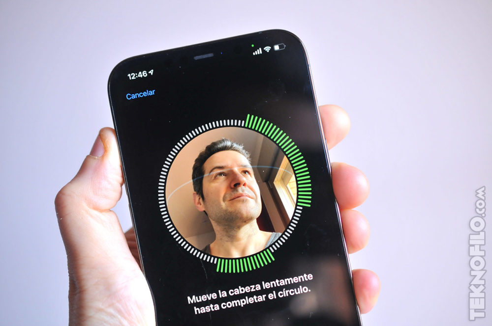 Los iPhone 13 integrarán un lector de huella bajo pantalla y una muesca más pequeña según Barclays Research