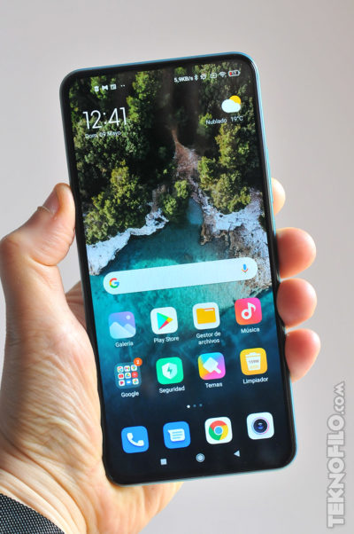 Xiaomi Mi 11 Lite 5G: un móvil muy ligero con la sugerencia de la