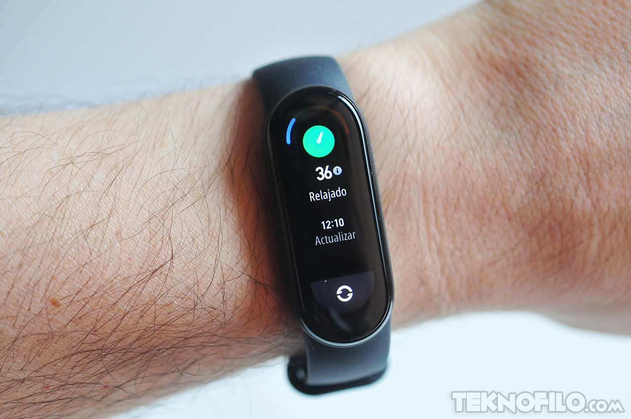 Xiaomi Mi Band 6, análisis: la pulsera de referencia ahora mide el