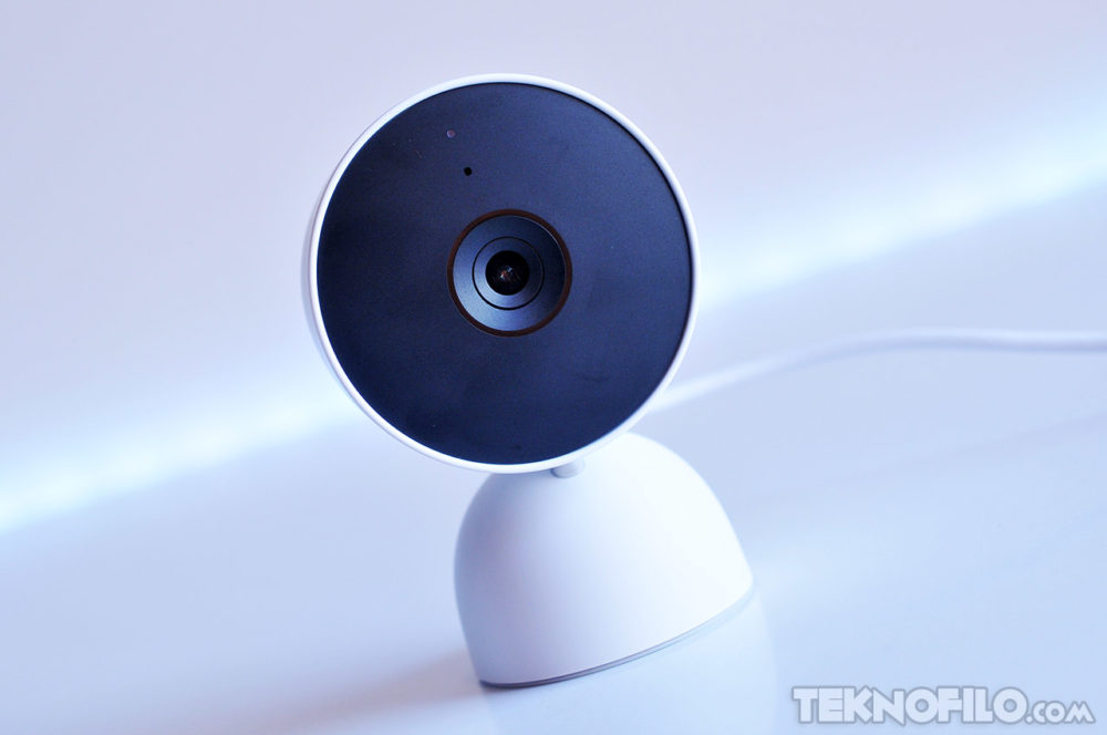 Google Nest Cam Indoor (con cavo, 3ª gen.) - Videocamera di sicurezza per interni con Video 2K - Compatibile con Google Home - Bianco ghiaccio