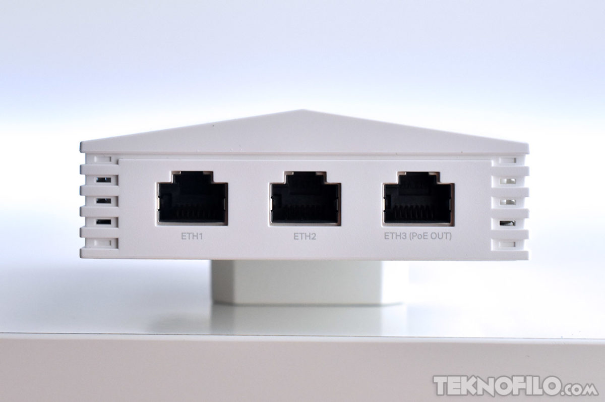 Análisis del punto de acceso TP-Link EAP655-Wall con WiFi 6, tres ...
