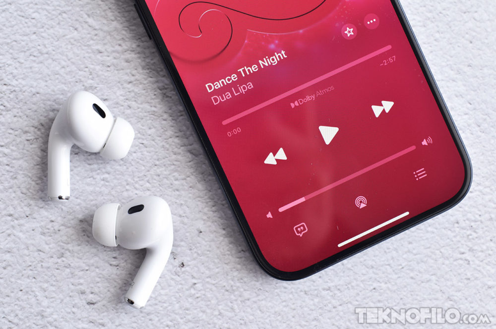 AirPods con cámaras y traducción en tiempo real: así serán los auriculares de 2026