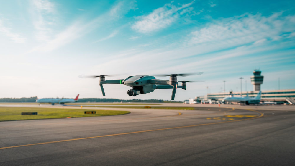 DJI elimina las restricciones que impedían a sus drones sobrevolar aeropuertos y zonas restringidas