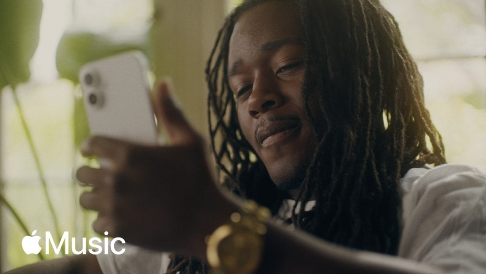 Apple presenta una nueva forma de sentir la música que llegará con iOS 19