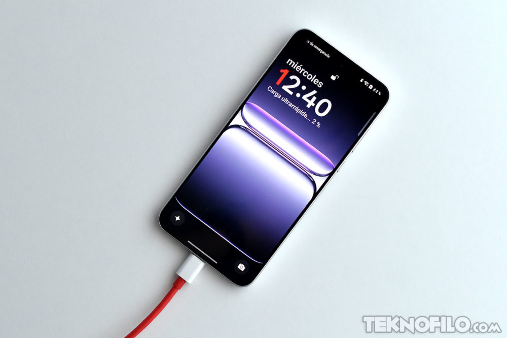 ¿Cuándo daña la carga rápida la batería de un móvil? Nada según un experiemento