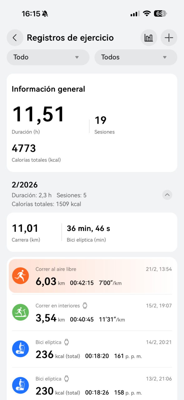 Pantalla de registros de ejercicio con datos de carrera, bici elíptica, calorías y duración en horas.