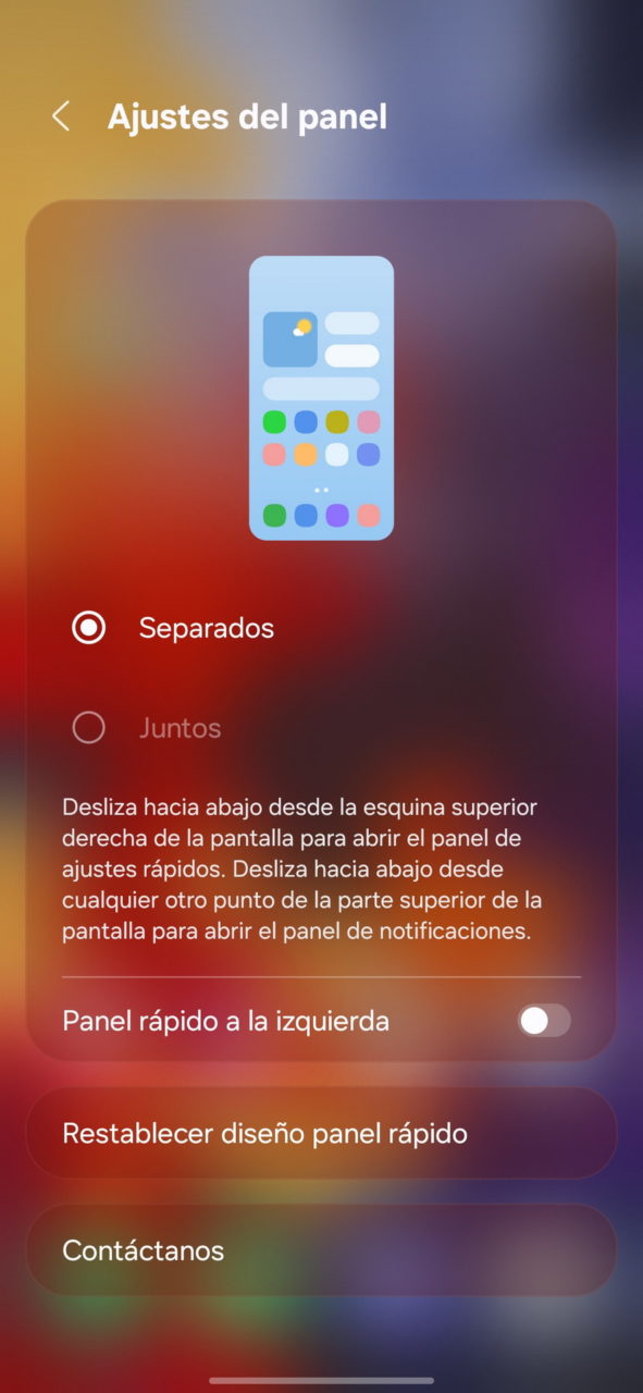 Pantalla de ajustes del panel en un dispositivo móvil, opciones de configuración y panel rápido a la izquierda.