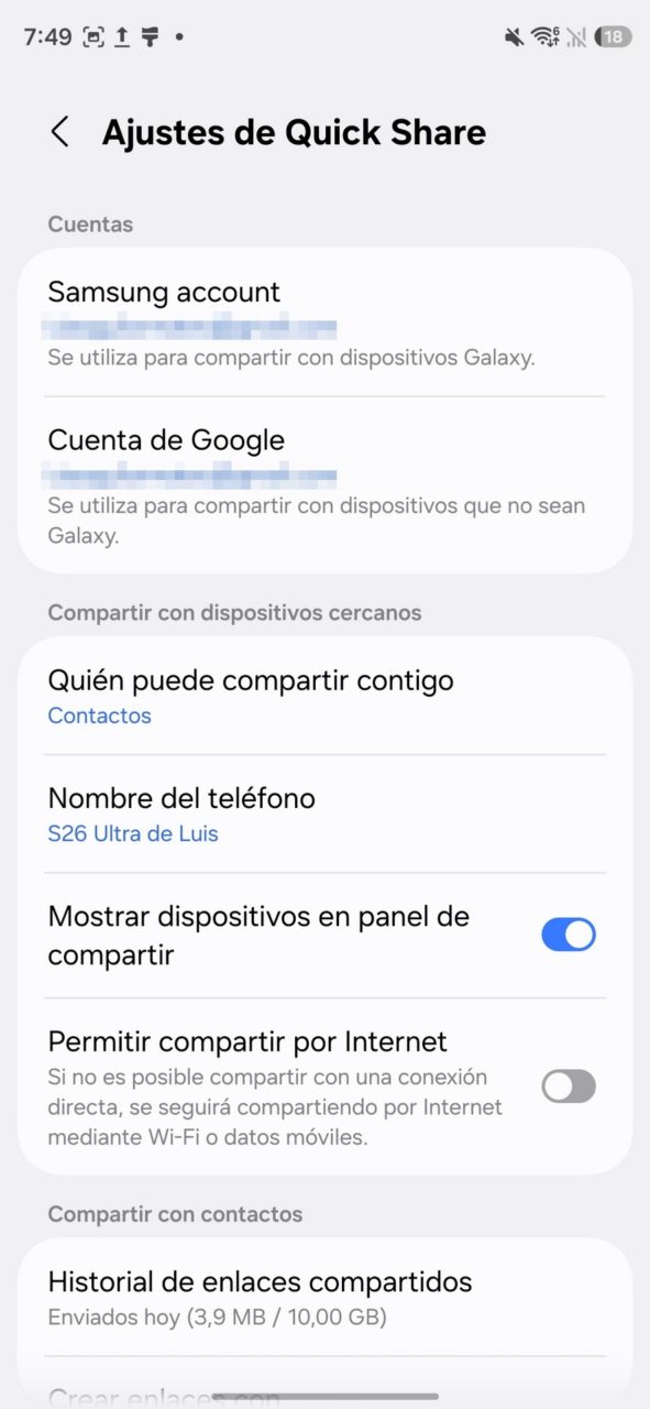 Pantalla de ajustes de Quick Share en un dispositivo móvil Samsung, mostrando cuentas y opciones de compartir.