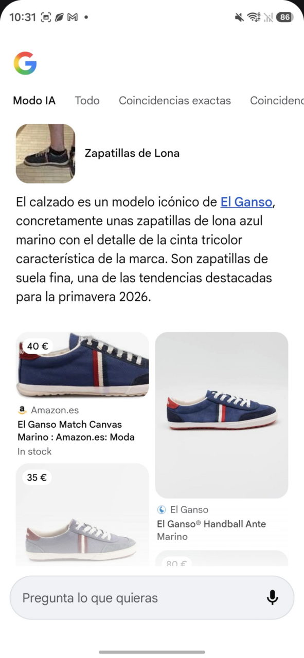 Zapatillas El Ganso azul marino con cinta tricolor, suela fina. Tendencia primavera 2026. Precio desde 35 €.