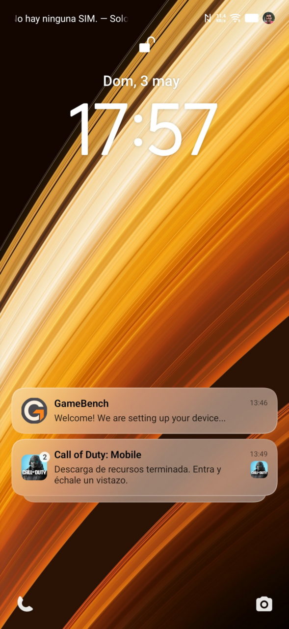 Pantalla de inicio de móvil con notificaciones de GameBench y Call of Duty: Mobile, 3 de mayo, 17:57.