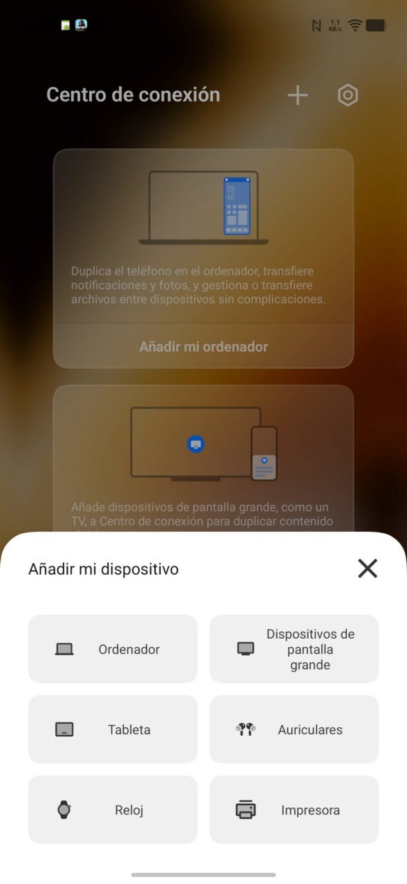 Pantalla de Centro de conexión para añadir dispositivos: ordenador, pantalla grande, tableta, auriculares, reloj, impresora.