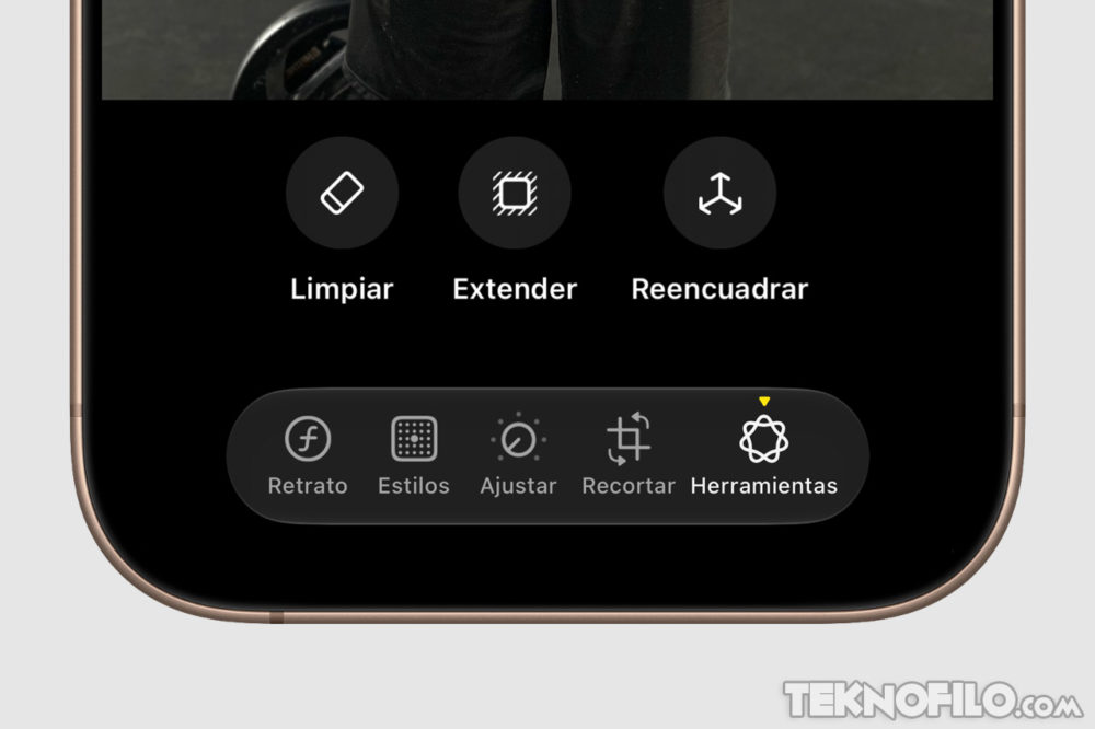 He probado las nuevas funciones de edición con IA de iOS 27: Reencuadrar, Limpiar y Extender Barra de herramientas de edición fotográfica en aplicación móvil con opciones: Limpiar, Extender, Reencuadrar.