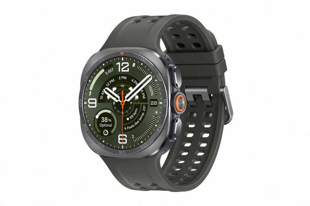 Samsung Galaxy Watch Ultra 2: filtrado el diseño del nuevo reloj premium Reloj inteligente con esfera digital y correa negra, mostrando funciones de salud y hora en pantalla personalizada.
