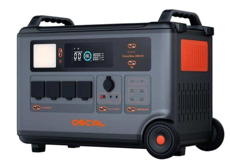 Generador portátil Oscal PowerMax 3600 SE con múltiples enchufes y pantalla digital para energía eficiente.