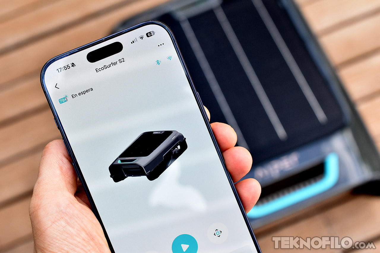 Aplicación EcoSurfer S2 en un smartphone, mostrando la conexión y estado de batería del dispositivo.
