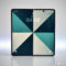 Pantalla de smartphone plegable abierta, mostrando un diseño geométrico azul y blanco en el fondo.
