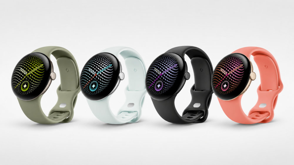 El Google Pixel Watch 5 se filtra por completo: nuevos colores y una subida de precio inesperada Cuatro modelos de relojes inteligentes con correas de colores: verde, blanco, negro y coral. Innovación tecnológica.