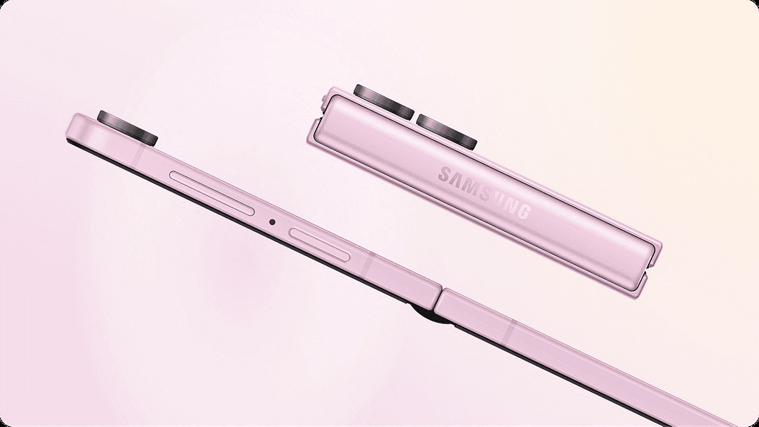Smartphone plegable Samsung Galaxy Z Flip en color rosa, vista lateral mostrando diseño elegante y cámaras duales.