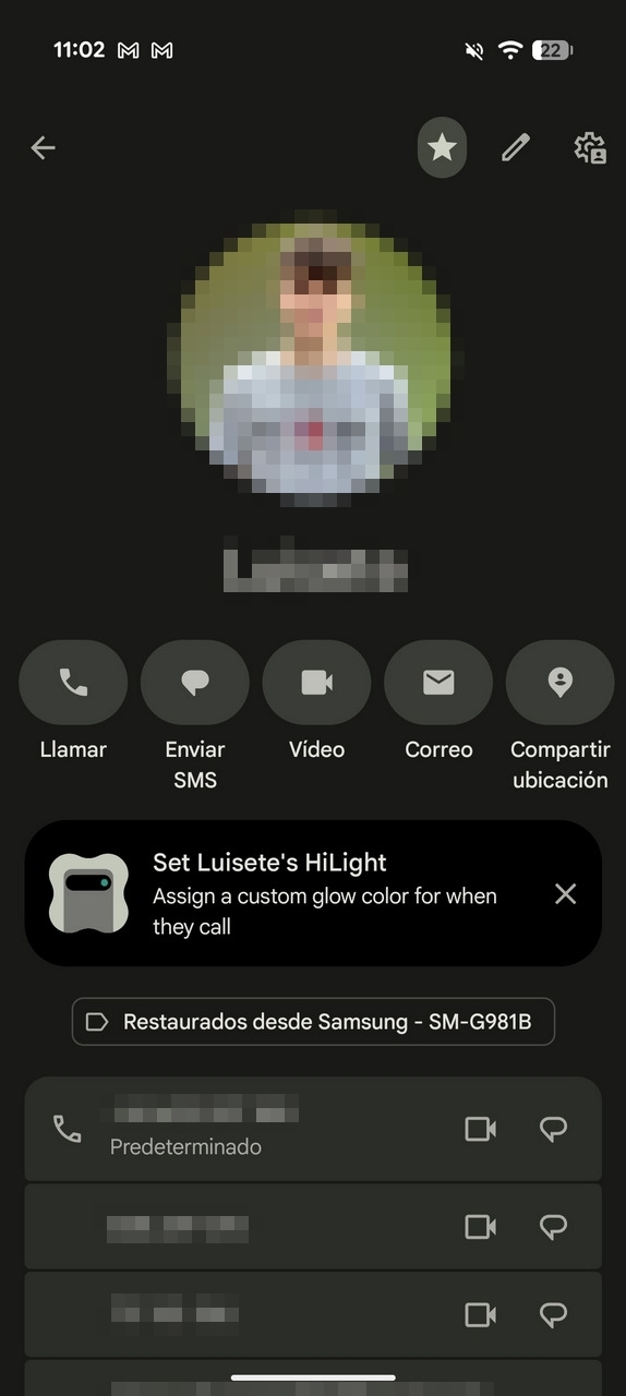 Pantalla de contacto en un smartphone con opciones para llamar, enviar SMS, video y correo, y configuración HiLight.