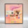 Pantalla de smartphone plegable mostrando aplicaciones como Spotify, Netflix y cámara, con fondo rosa.