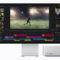 Apple presenta el Mac Studio con M5 Ultra: hasta 512 GB de memoria y potencia descomunal para IA Pantalla de edición de video mostrando jugador de rugby corriendo bajo la lluvia en un campo iluminado.