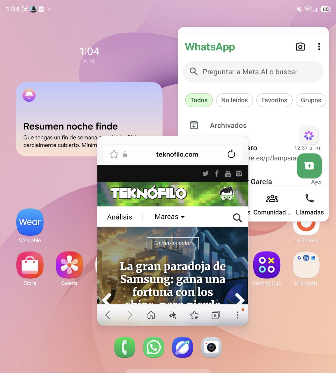 Pantalla de inicio de Android con apps abiertas: WhatsApp, navegador web y widgets de clima y fin de semana.