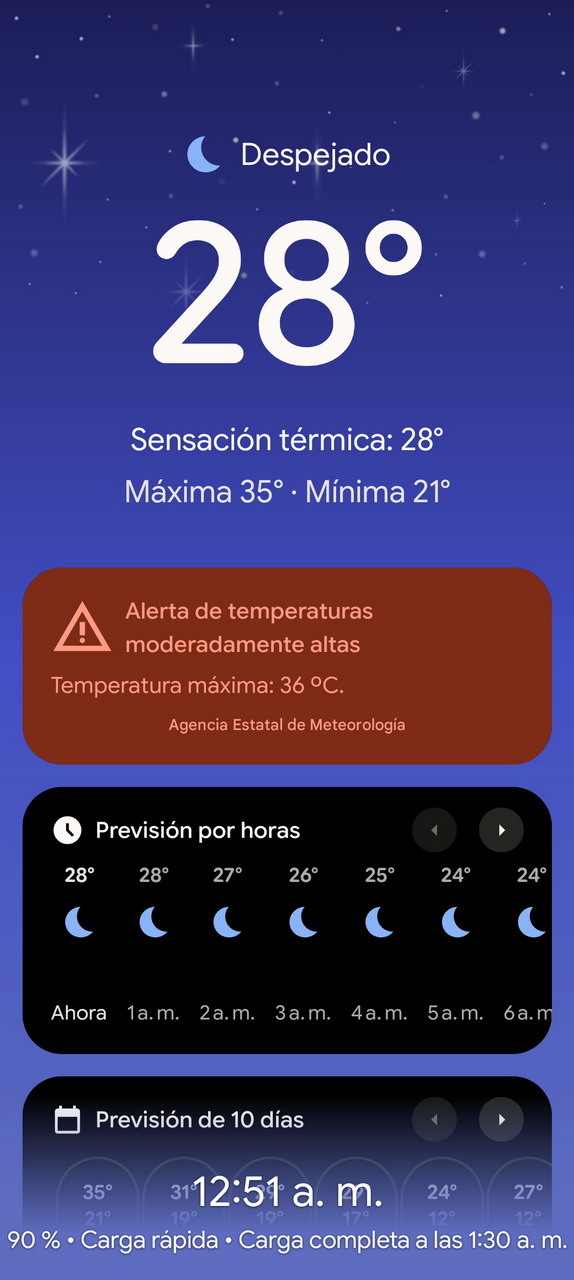 Clima despejado, 28°C, alerta de calor moderado. Máx 35°C, mín 21°C. Pronóstico por horas. Carga rápida al 90%.