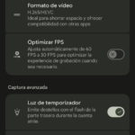 Pantalla de ajustes de cámara: HDR 10 bits, formato HEVC, optimización de FPS, funciones avanzadas como luz de temporizador.