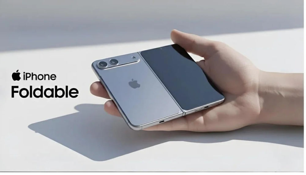 Prototipo de iPhone plegable en mano, diseño innovador y elegante con doble cámara trasera.