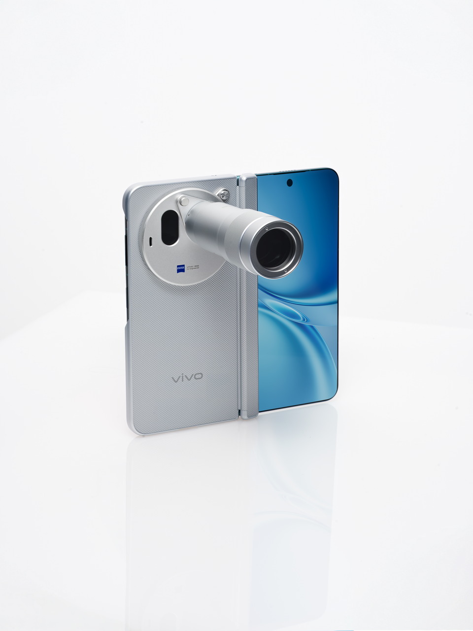 vivo X Fold6 con extensor teleobjetivo ZEISS Gen 2