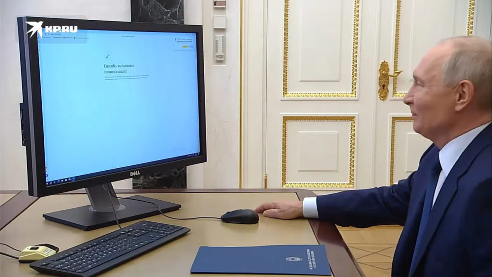 Putin vota con un ordenado Dell con Windows sin activar