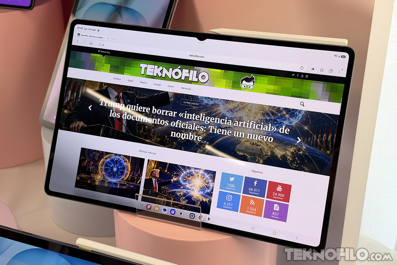Pantalla de tablet mostrando el sitio web Teknófilo con noticia sobre inteligencia artificial y redes sociales.